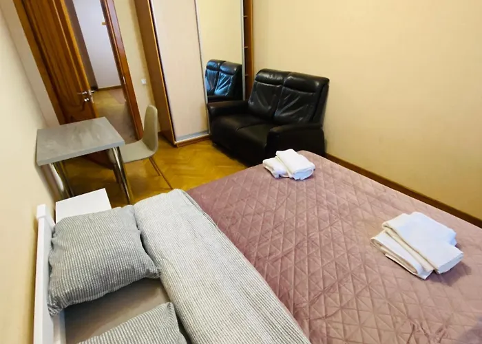 Real Home Apartments- Geroiv Dnipra Metro Station