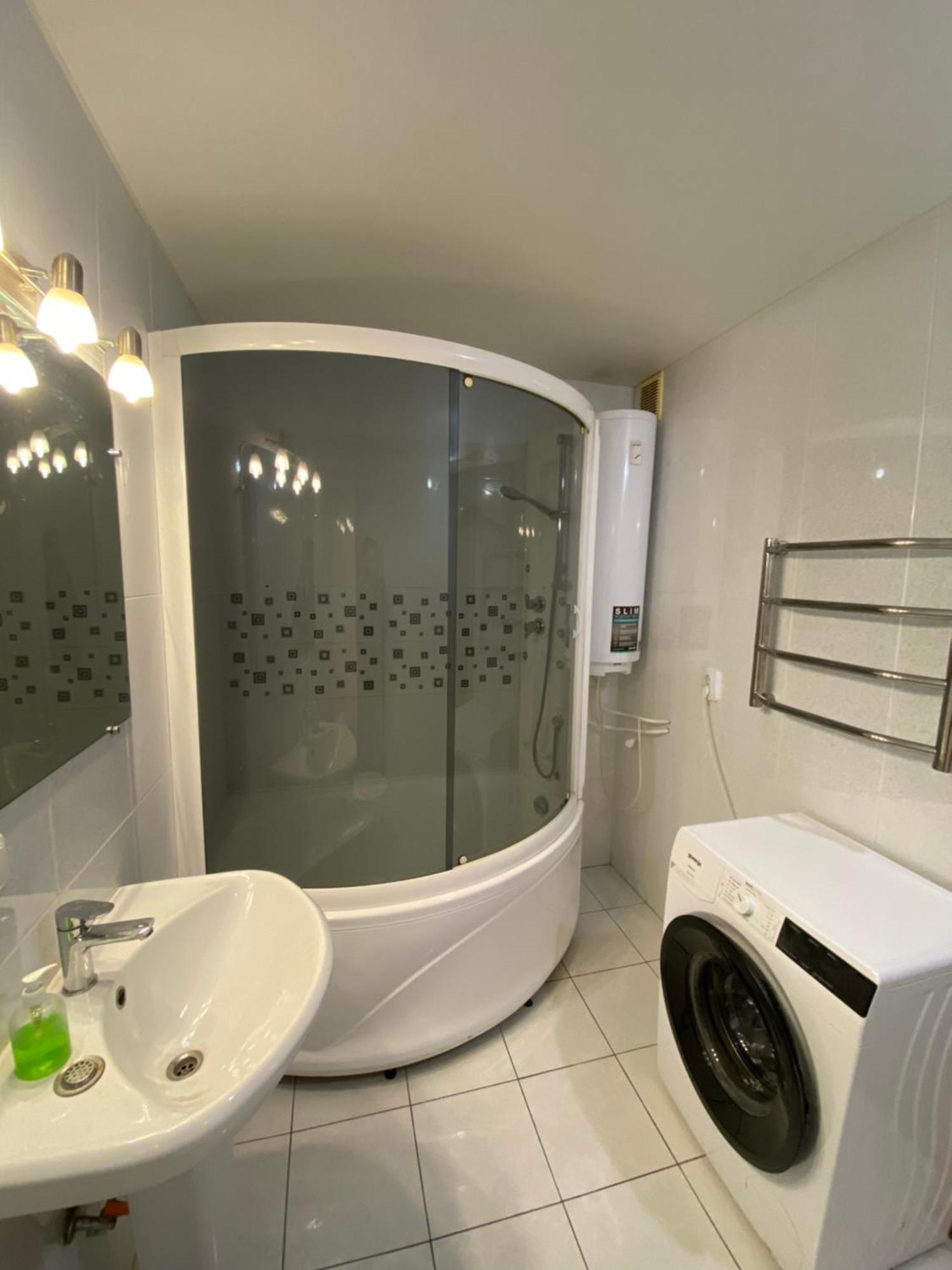 Real Apartments- Geroiv Dnipra Metro Station *