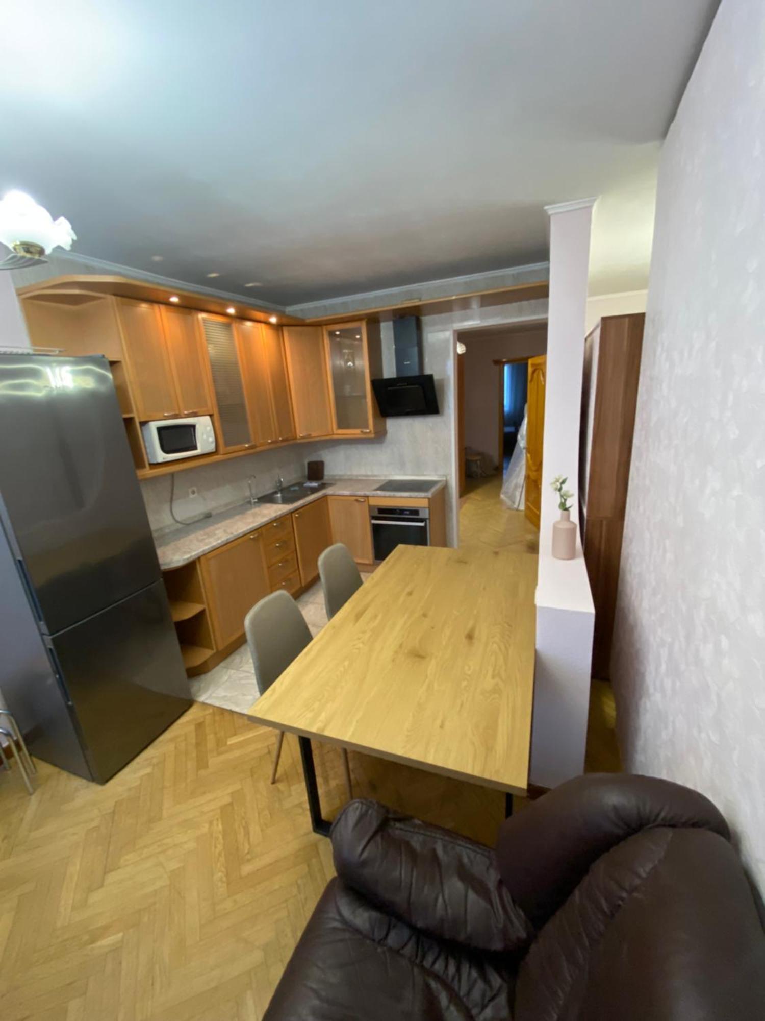 Real Apartments- Geroiv Dnipra Metro Station Kyiv